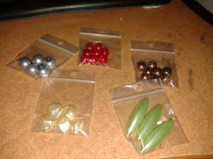 5X SACCHETTI ABBELLIMENTI CON PERLE ECC PER SCRAPBOOKING NUOVI (P05) - Foto 1 di 1