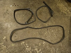 AUDI 80 CABRIOLET SET TÜREN MANSCHETTENDICHTUNGEN KÖRPERWETTERLEISTE  - Bild 1 von 7