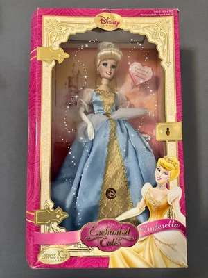 Muñeca de porcelana Disney Enchanted Tales "Cenicienta" 16 pulgadas 2007.   Ver caja Desc. Foto 1 de 4
