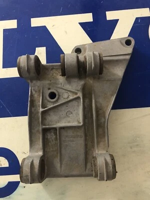 OEM 1257464 Volvo 240 740 780 940 D24 SUPPORT DE COMPRESSEUR CLIMATISATION NOS - Photo 1/4