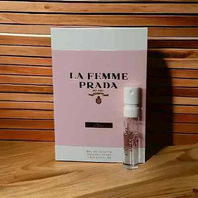Prada La Femme L'eau, eau de toilette para mujer, muestra en aerosol de 1,5 ml Foto 1 de 3