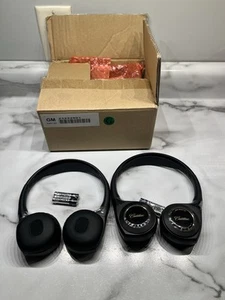 Cadillac Escalade Wireless OEM Headphone Set Pair NEW Open Box GM 23232901 - Bild 1 von 14
