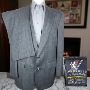 Austin Reed 2 Piece Suit Mens 48L 42X34 Gray Plaid VTG Single Vented - Picture 1 of 14