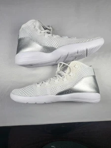 Jordan Reveal bianco argento 834064-100 taglia 15 nuovo senza scatola suola minore rientranza - Foto 1 di 7