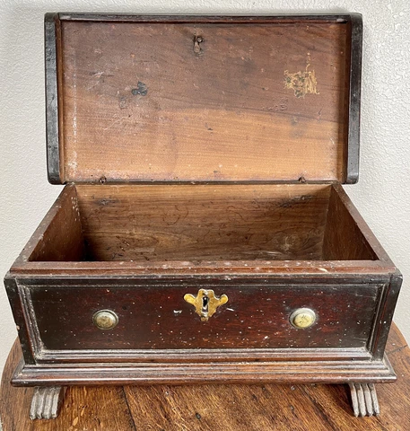 Antique Small Italian Walnut Cassone Casket Baroque Coffer Chest 17th Century Cover