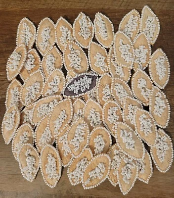 Parche bordado vintage 49 coser con cuentas doradas Foto 1 de 3