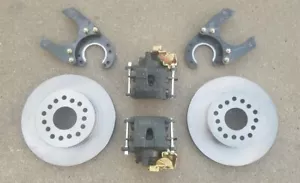 Bolt-On 9" Ford 11" Rear Disc Brake Kit w/ Park - Small Bearing Ford Housing End - Foto 1 di 1
