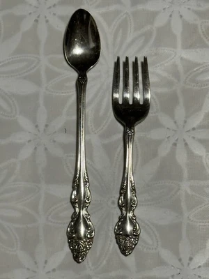 Juego de cuchara y tenedor juvenil Rogers Oneida Chateau plateado 1881 años 60 Foto 1 de 4