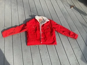 levi ex boyfriend trucker jacket Red Corduroy Sherpa Lined Med.  NWT - Picture 1 of 7