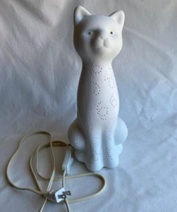 White Porcelain Cat Shaped Table Lamp 11.5" - Picture 1 of 8