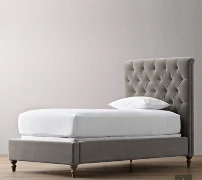 CAMA PANEL TELA CHESTERFIELD -- Herrajes Restauración - Excelente Estado Foto 1 de 3