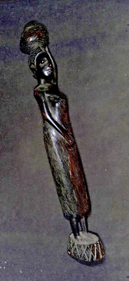 statuette africaine en bois - Photo 1/2