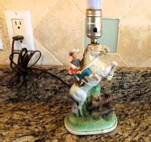 ORIGINAL ROY ROGERS & TRIGGER CHALKWARE LAMP NO SHADE PLASTO WORKS !!!! - Picture 1 of 18
