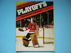 1981/82 VANCOUVER CANUCKS CHICAGO BLACK HAWKS CUP HOCKEY PROGRAM TONY ESPOSITO - Picture 1 of 6