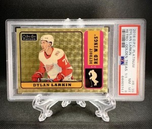 2018-19 O-Pee-Chee Platinum Dylan Larkin Golden Treasures 1/1 Retro Red Wings