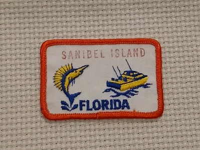Винтажная дорожная сувенирная нашивка Sanibel Island Florida значок рыба лодка Флорида - Изображение 1 из 4