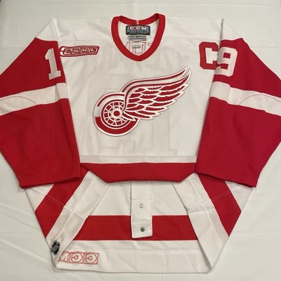 CCM Authentic Steve Yzerman Detroit Red Wings 2NHL Hockey Jersey Vintage 52 - Image 1 of 4