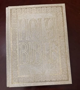 Family Holy Bible Master Reference Edition Red Letter KJV 1977 Royal Publishing - Picture 1 of 11