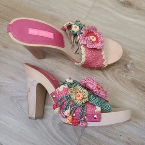 De Colección Betsey Johnson Tacones Florales Talla 9M Rosa Tejido Madera Tacones Zapatos Fiesta Playa - Imagen 1 de 12