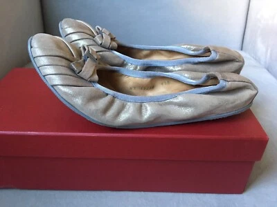 Salvatore Ferragamo Nuevo My Joy Beige Cuero Desnudo Varina Arco Zapatos Planos 7.5 M Foto 1 de 4