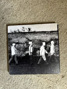 U2 Medium, Rare & Remastered Limited Edition 2009 Rare 2 CD Set W/poster FanClub - Picture 1 of 7