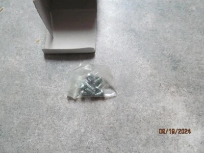 (10) Interntational 2001769C1 Screws, INSTRUMENT CLUSTER MOUNTING  Free shipping Foto 1 de 2