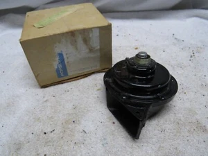 OEM Porshe Part 810 951 221 Spartan Horn 810 951 223 - Picture 1 of 7