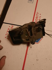 2006 CHEVY HHR LEFT REAR DOOR ACTUATOR - Picture 1 of 3