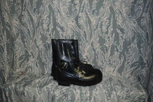 *Botas Mickey Mouse para clima frío (bata) talla 8 de ancho - Imagen 1 de 3