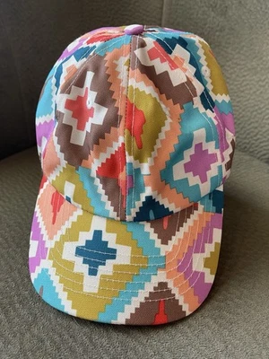 Gorra Vera Bradley Multicolor Geométrica Correa Elástica Ajustable Limpia Foto 1 de 4