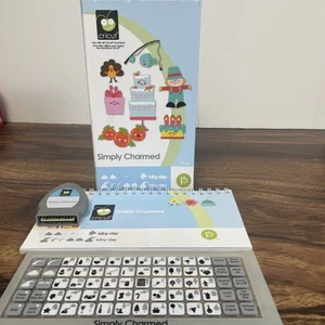 Cricut Cartridge - SIMPLY CHARMED - Komplett!! Linked Status unbekannt - Bild 1 von 8