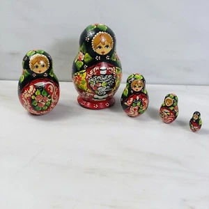 Vintage Hand Painted Russian Wood Nesting Dolls Matrioska Red Black 5 Piece Set - Picture 1 of 12