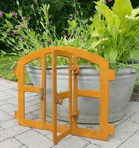 Stallfenster, Fenster, Eisenfenster, Gussfenster mit Tür, Remise, Gartenmauer - Bild 1 von 1