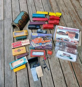 Vintage Lionel Train Lot Cars Tunnel Tender Caboose Trailer Parts Original Boxes - Picture 1 of 18
