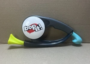 Bop It Electronic Handheld Reflex Game 2015 Hasbro - Tested WORKS Perfect - Picture 1 of 3