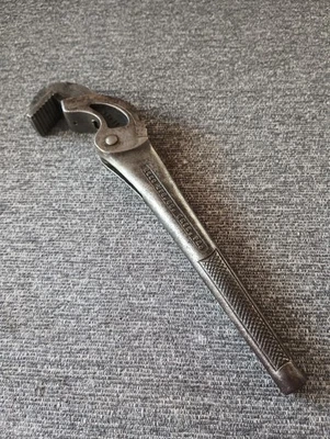 Antique/Vintage Reed No.11 Spring Action Pipe Wrench - Image 1 of 4
