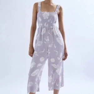 Wilfred Aritzia Chianti geschnittener Overall Lavendel lila Blumenmuster Größe S - Bild 1 von 9