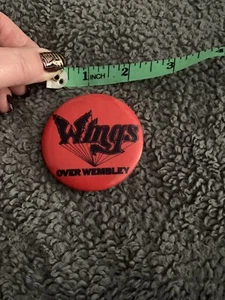 WINGS OVER WEMBLEY 1976 Tour Badge IMMACULATE COND - Picture 1 of 3