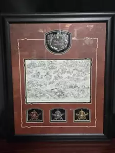 WDI Fluch der Karibik Karte Skull and Crossbones 4 LE Disney Pin gerahmt Set - Bild 1 von 2