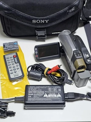 Mini caméscope DVD portable Sony Handycam DCR-DVD202E argent testé - Photo 1/4