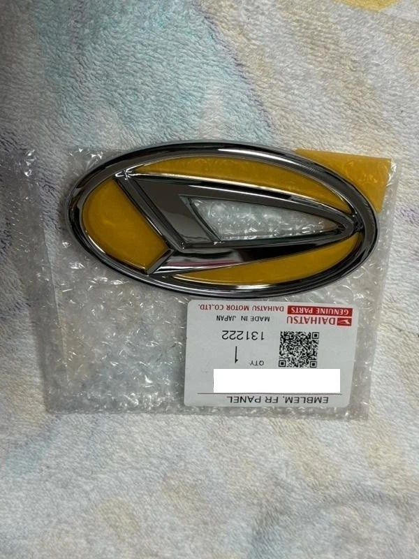 OEM Daihatsu 99-04 Hijet S200P S210P Emblem Symbol Badge Ornament Genuine JDM - Image 1 of 1