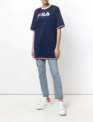 Vestido Camiseta Fila De Gran Tamaño En Malla Con Contraste Inclinación Color Azul Marino Mediano Foto 1 de 4