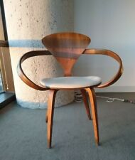 Cherner armchair - Classic Walnut w Leather Seat. Excellent condition.