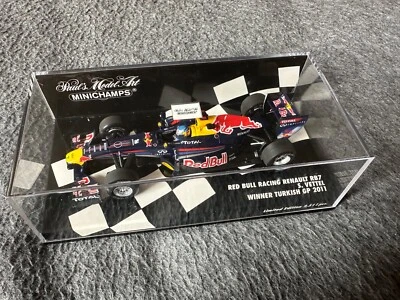 1/43 Minichamps 410110201 Red Bull Racing RB7 Sebastian Vettel 2011 Turkish GP - Image 1 of 3