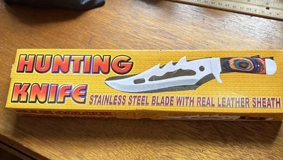 Cuchillo de caza Pakistán Acero 12” Agarre Multicolor Personalizado y Funda de cinturón de CUERO Foto 1 de 4