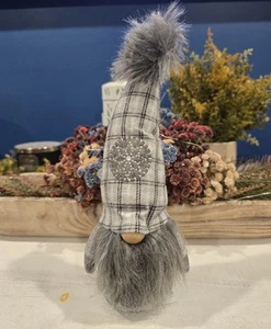 New 10" Gray And White Christmas Gnome With Snowflake And Weighted Bottom - Picture 1 of 1