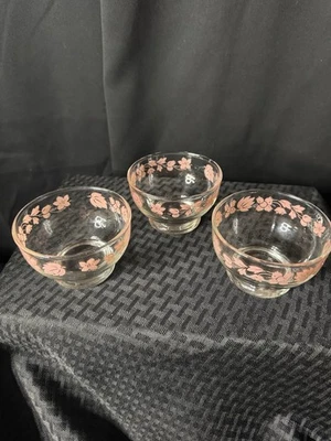 Set Of 3 Pyrex Fruit Bowls Gooseberry - Image 1 of 2