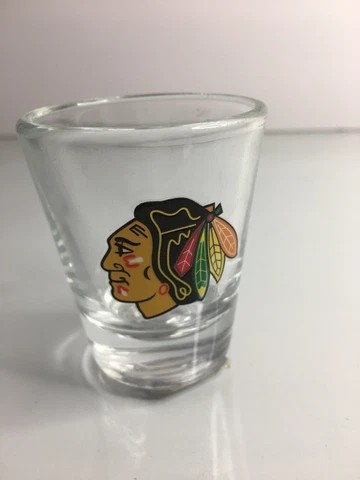 CHICAGO BLACKHAWKS Vintage NHL HOCKEY Souvenir Bar SHOT GLASS Cover