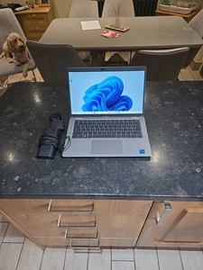 Dell Latitude 5540 15.6" Laptop i5-1335U 8GB DDR4 256GB Win 11 - Picture 1 of 10