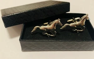 HORSE EQUESTRIAN SILVER PEWTER CUFFLINKS GIFT BOX WEDDINGS BIRTHDAY CHRISTMAS - Picture 1 of 4
